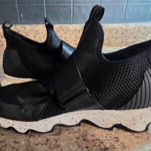 Sorel Kinetic LL3507-010 Mid Sneaker